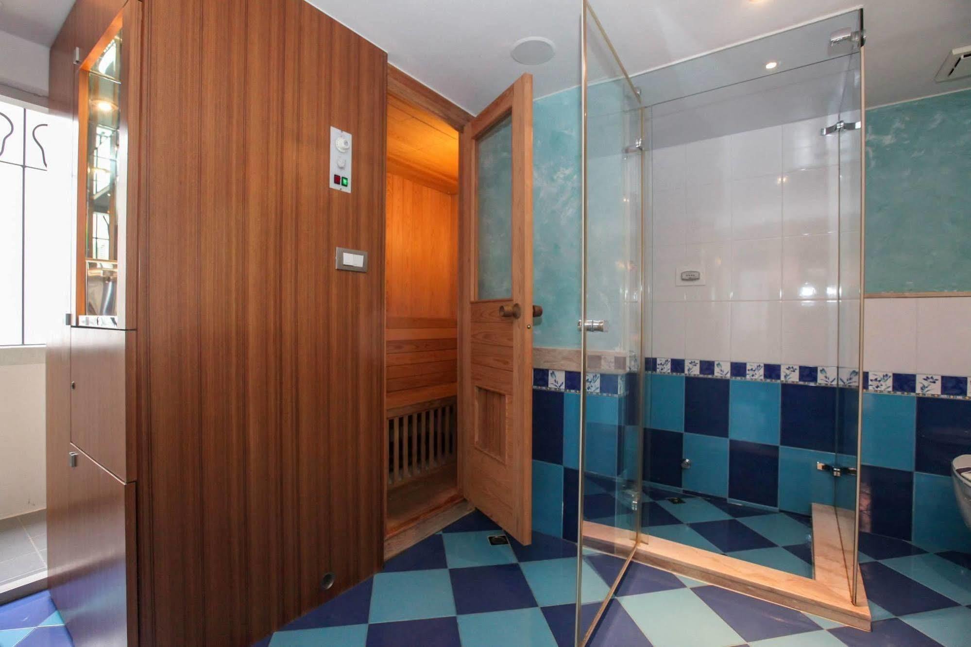 Edinburgh Motel ไถหนาน ภายนอก รูปภาพ